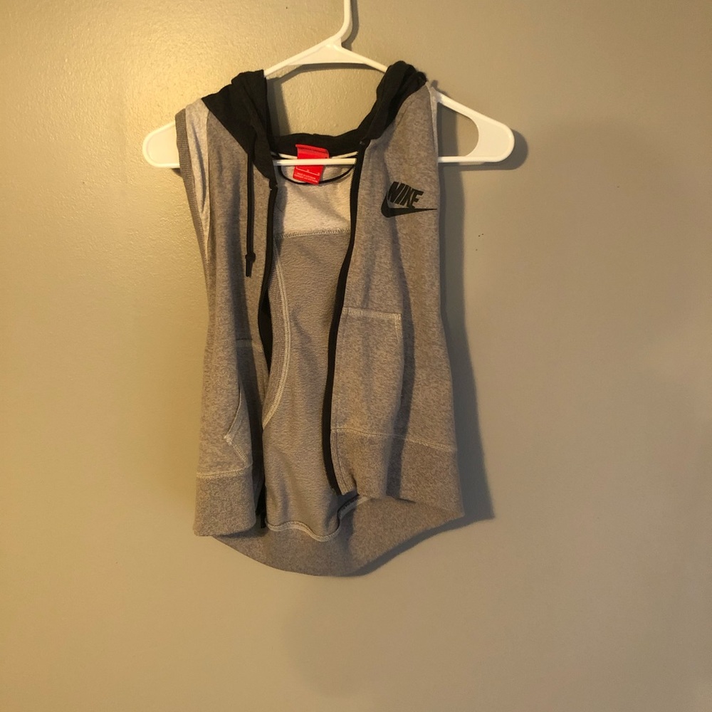 Nike women’s sweatshirt razor back